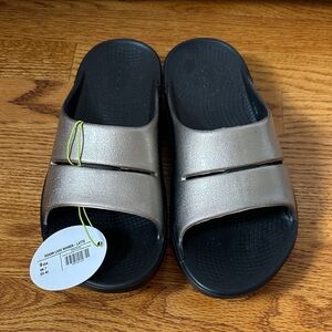OOFOS Metallic Silver Slide Sandals